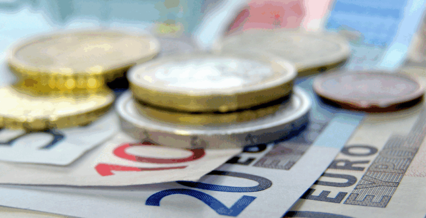 Pinigai, eurai, banknotai, monetos